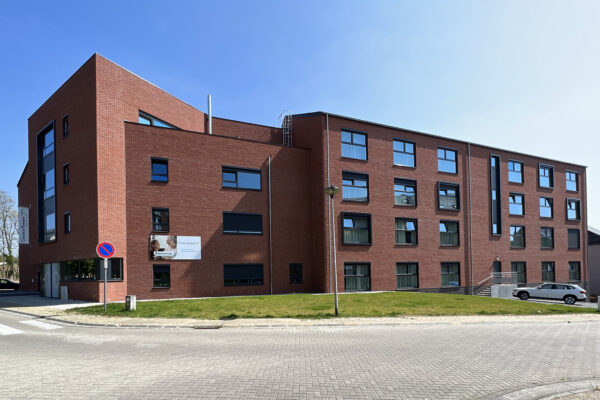 Clos de la Rivelaine - Façade Maison de repos Résidences services Charleroi